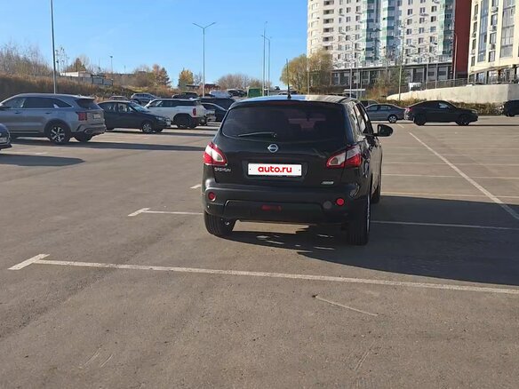 2010 Nissan Qashqai I Рестайлинг, чёрный, 900000 рублей - вид 2