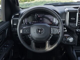 2026 Ram 1500 Crew Cab eTorque V Рестайлинг, чёрный, 11280000 рублей, вид 4