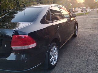 2011 Volkswagen Polo V, чёрный, 620000 рублей, вид 4
