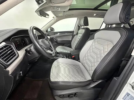 2023 Volkswagen Tayron I Рестайлинг, белый, 1850000 рублей, вид 4