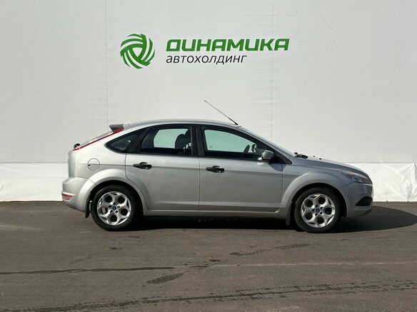 2011 Ford Focus II Рестайлинг, серебристый - вид 3