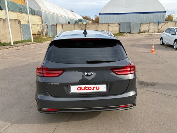 2019 Kia Ceed III, серый, 1370000 рублей - вид 4