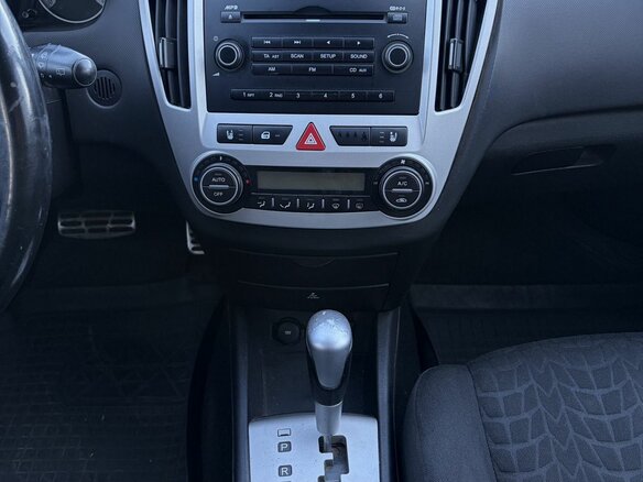 2009 Kia Ceed I, бежевый, 645000 рублей - вид 10