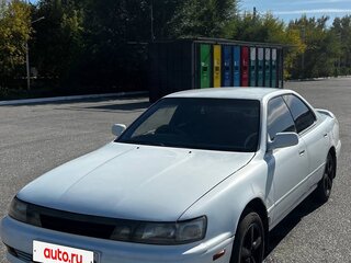 1992 Toyota Vista III (V30), белый, 320000 рублей, вид 1