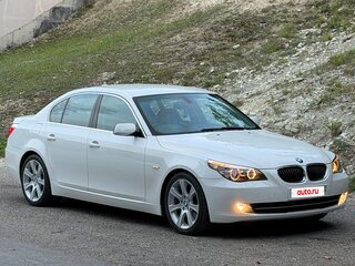 2007 BMW 5 серии 525i V (E60/E61) Рестайлинг, белый, 2100000 рублей, вид 3
