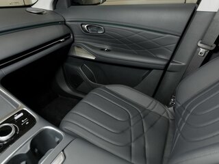 2026 Geely EX5 Гибрид EM-R, серебристый, 3829990 рублей, вид 5