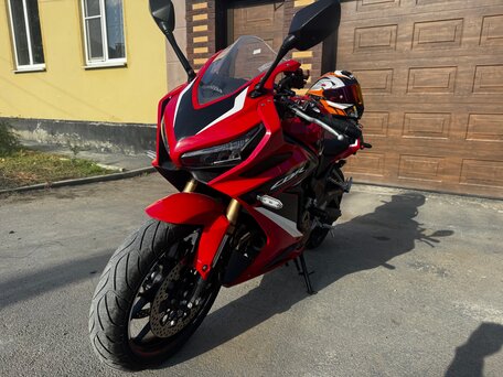 2021 Honda CBR 650R, красный, 970000 рублей, вид 2