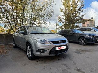 2010 Ford Focus II Рестайлинг, серебристый, 390000 рублей, вид 5