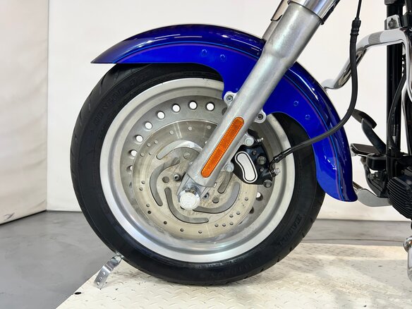 2007 Harley-Davidson Fat Boy, синий, 610000 рублей - вид 22