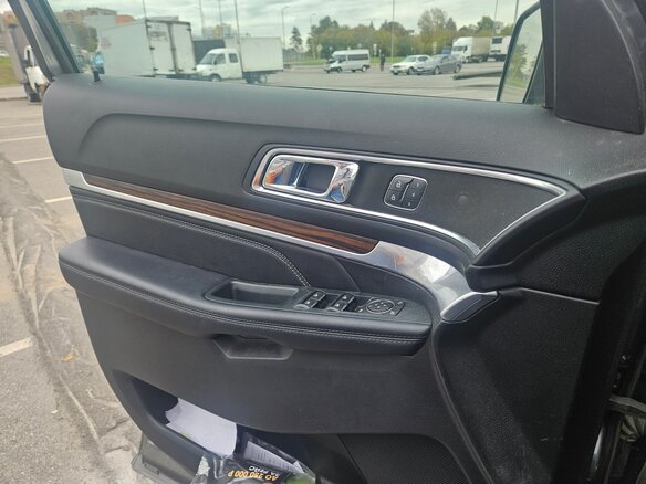 2019 Ford Explorer V Рестайлинг 2, серый, 2900000 рублей - вид 9