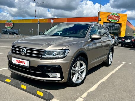 2018 Volkswagen Tiguan II, бежевый, 2560000 рублей, вид 1