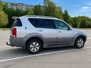 2004 SsangYong Rexton I, серебристый, 650000 рублей, вид 3