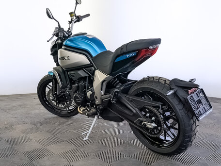 2025 CFMoto 700CL-X Heritage, синий, 778410 рублей, вид 4