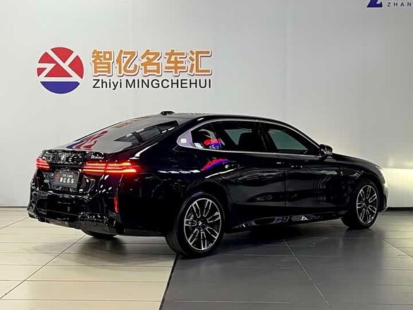 2025 BMW 5 серии Long 530Li xDrive VIII (G60/G61/G68), чёрный, 6930000 рублей - вид 7