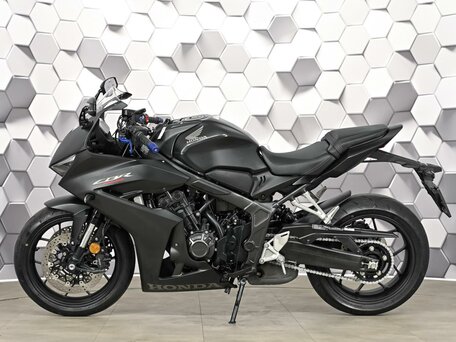 2024 Honda CBR 650R, чёрный, 1177000 рублей, вид 4