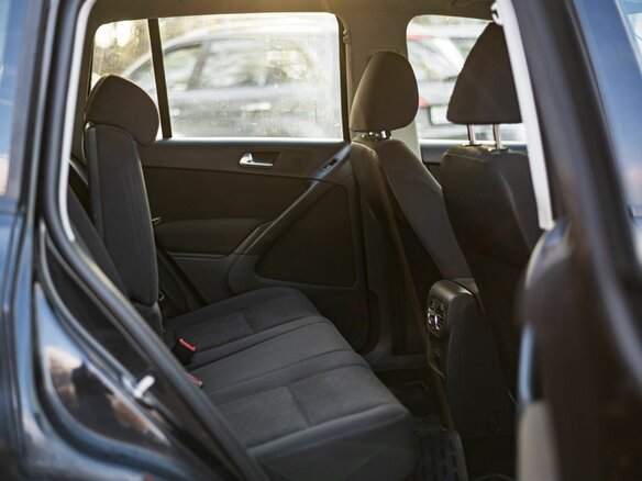 2012 Volkswagen Tiguan I Рестайлинг, чёрный, 899000 рублей - вид 8