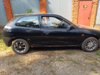 1998 Mitsubishi Colt V (CJ), чёрный, 200000 рублей, вид 3