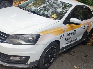 2018 Volkswagen Polo V Рестайлинг, белый, 500000 рублей, вид 3