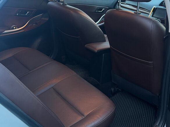 2018 Toyota Allion II Рестайлинг 2, серебристый, 1800000 рублей - вид 9