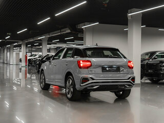 2026 Audi Q2 L 35 TFSI I Рестайлинг, серый, 3700000 рублей, вид 4