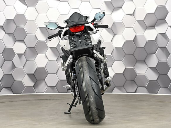 2023 Honda CBR 650R, белый, 939000 рублей - вид 5