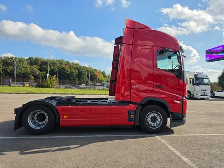 2026 Volvo FH, красный, 18300000 рублей, вид 4