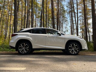 2022 Lexus RX 300 IV Рестайлинг, белый, 8900000 рублей, вид 4