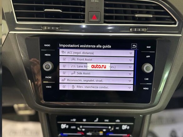 2023 Volkswagen Tiguan II Рестайлинг, серебристый, 3150000 рублей - вид 11