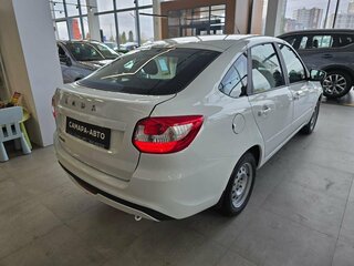 2026 Lada (ВАЗ) Granta I Рестайлинг, белый, 1098000 рублей, вид 4