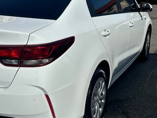 2020 Kia Rio IV Рестайлинг, белый, 1395000 рублей, вид 5