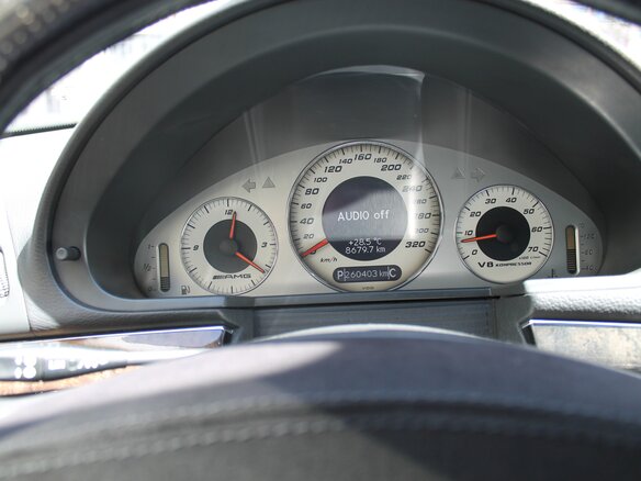 2003 Mercedes-Benz E-Класс AMG 55 AMG III (W211, S211), серебристый, 2100000 рублей - вид 16