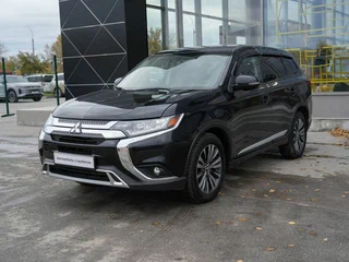 2018 Mitsubishi Outlander III Рестайлинг 3, чёрный, 2070000 рублей, вид 1