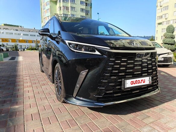 2025 Lexus LM 500h II, чёрный, 19900000 рублей - вид 9