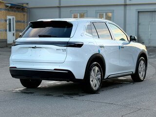 2026 Geely EX5 Гибрид EM-R, белый, 3829990 рублей, вид 4