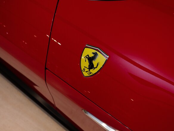 2025 Ferrari 12Cilindri, красный - вид 14