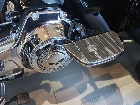 2015 Harley-Davidson Tri Glide, чёрный, 3550000 рублей - вид 6
