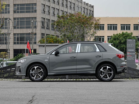 2026 Audi Q3 35 TFSI II (F3), серый, 3920000 рублей, вид 4