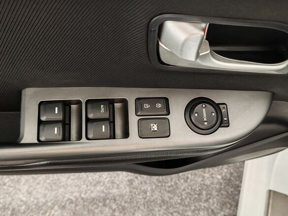 2017 Kia Rio III Рестайлинг, белый, 1000000 рублей - вид 16