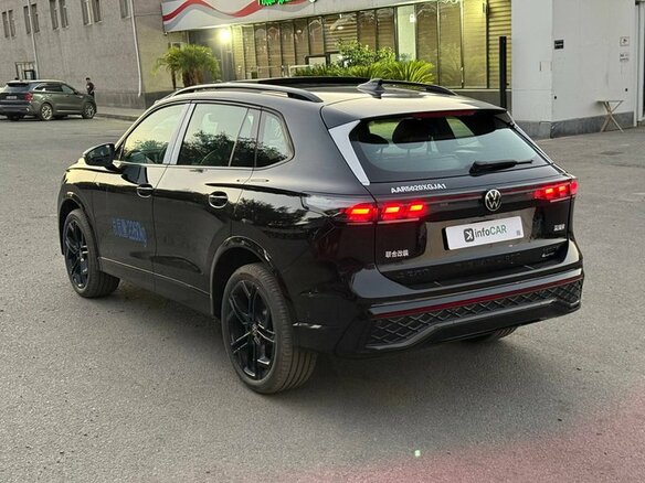 2026 Volkswagen Tiguan L II Рестайлинг (China Market), чёрный, 4775100 рублей - вид 6