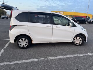 2014 Honda Freed I Рестайлинг 2, белый, 1380000 рублей, вид 3