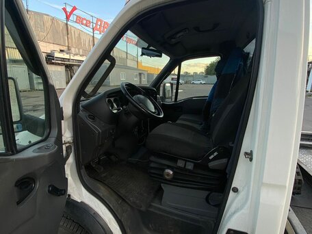 2004 Iveco Daily, белый, 2350000 рублей, вид 2