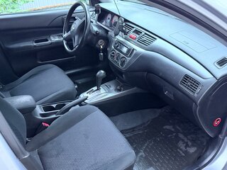 2009 Mitsubishi Lancer Classic IX Рестайлинг, серебристый, 415000 рублей, вид 2