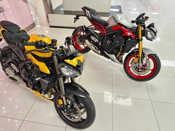 2025 Triumph Street Triple, жёлтый, 1550000 рублей - вид 38