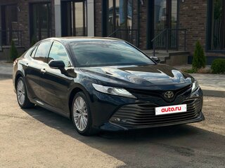 2018 Toyota Camry VIII (XV70), синий, 2875000 рублей, вид 3