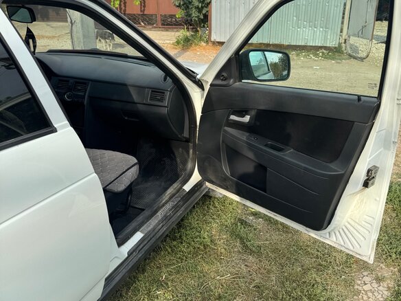 2012 Lada (ВАЗ) Priora I, белый, 400000 рублей - вид 7