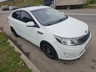 2014 Kia Rio III, белый, 530000 рублей, вид 3