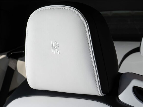 2026 Rolls-Royce Spectre Black Badge I Рестайлинг (Series II), серый, 72000000 рублей - вид 16