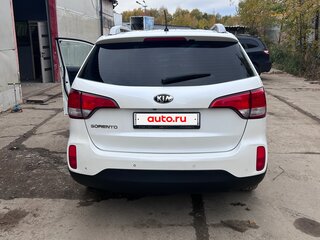 2014 Kia Sorento II Рестайлинг, белый, 2000000 рублей, вид 4