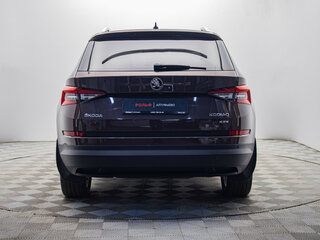 2018 Skoda Kodiaq I, коричневый, 3019500 рублей, вид 4