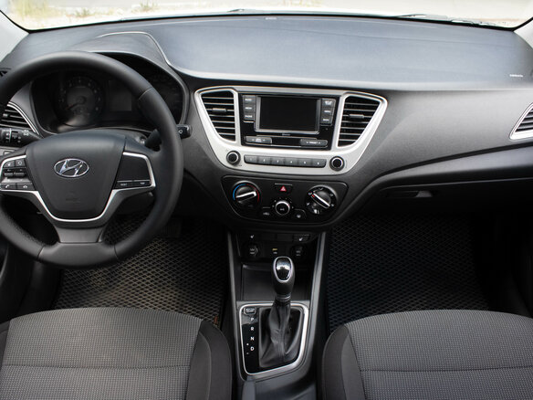 2020 Hyundai Solaris II Рестайлинг, белый, 1400000 рублей - вид 5
